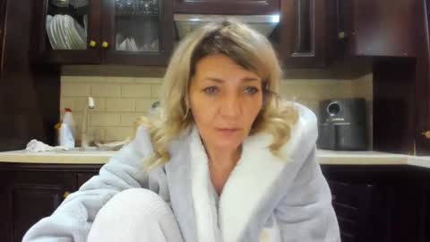 Snapshot of heyheygrey chatting on January 4, 12:49 pm Heyheygrey online show from January 4, 12:49 pm