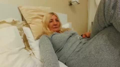 Snapshot of heyheygrey chatting on October 9, 5:39 pm Heyheygrey online show from October 9, 5:39 pm
