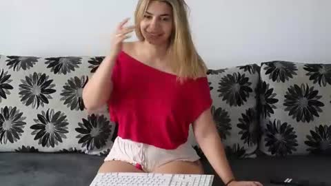 Siana online show from June 12, 7:49 am