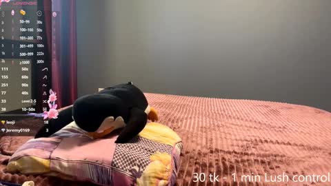 Snapshot of heyvibeee chatting on October 17, 10:51 am Gina online show from October 17, 10:51 am