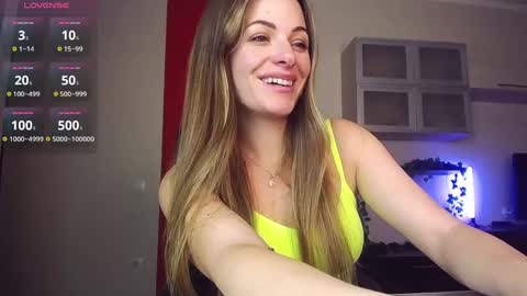 Snapshot of hi_bye_ chatting on March 9, 12:42 am Lina online show from March 9, 12:42 am