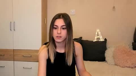 Ana online show from October 18, 3:04 pm