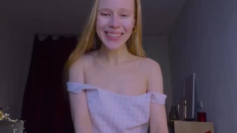 Chloe online show from November 26, 11:50 pm