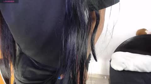 hilaril18 online show from November 15, 1:06 am