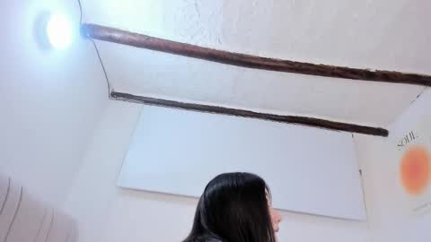 Hila online show from October 3, 1:33 am