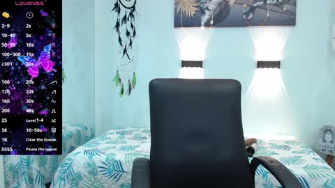 H I L A R Y online show from January 14, 3:11 am