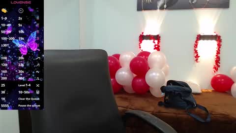 H I L A R Y online show from February 12, 3:07 am