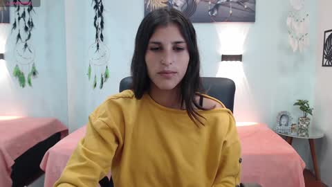 H I L A R Y online show from January 29, 3:22 am