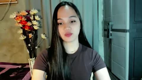 hilarymolly online show from April 9, 6:19 am