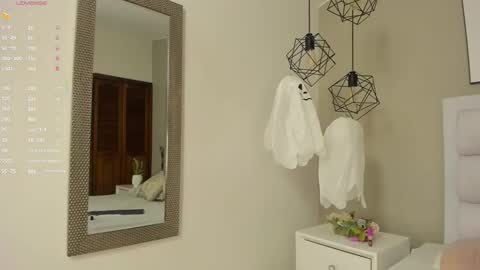 Hilary online show from October 18, 10:44 pm