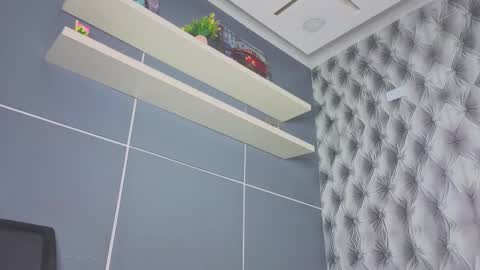  Hillary  online show from February 7, 1:09 am