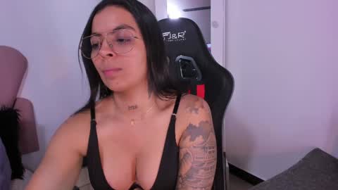 sarah online show from February 18, 4:37 am