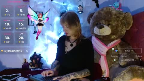 Snapshot of himiiko_toga chatting on October 21, 1:42 am Himiiko online show from October 21, 1:42 am