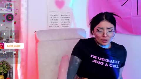 Snapshot of hinataweed01 chatting on February 28, 2:42 am  Karol  Independent Model online show from February 28, 2:42 am