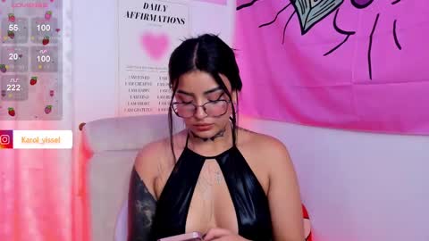 Snapshot of hinataweed01 chatting on March 8, 11:39 pm  Karol  Independent Model online show from March 8, 11:39 pm