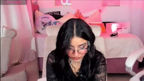 Snapshot of hinataweed01 chatting on October 5, 1:10 am  Karol  Independent Model online show from October 5, 1:10 am