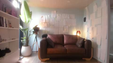 Hinnata online show from January 10, 5:17 pm