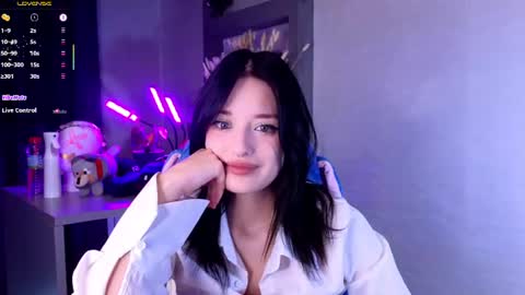 Ella online show from July 17, 4:17 am