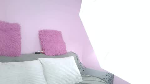 hiyakasudere_ online show from December 18, 12:32 pm