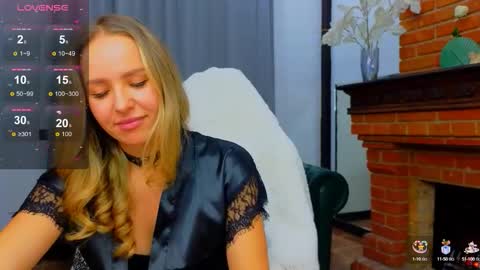 Snapshot of hloya_jons chatting on October 16, 1:19 am Ksenia online show from October 16, 1:19 am