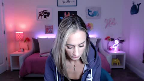 Holi Hurricane online show from February 2, 3:32 am