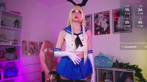 Holli online show from December 6, 4:28 pm