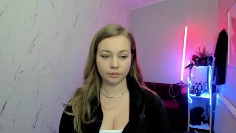 Holly online show from January 13, 9:19 pm