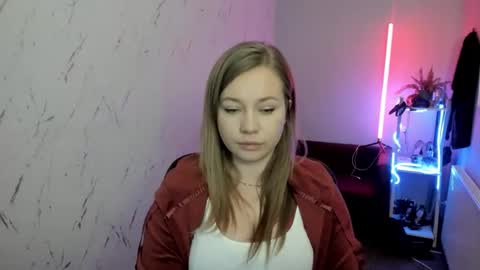 Holly online show from January 7, 9:29 pm