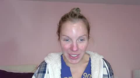 holly_bourbon online show from October 12, 8:33 pm