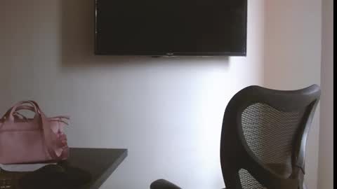 Holly online show from February 21, 6:08 pm