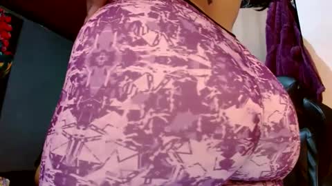 holly_thomsonx69 online show from January 17, 1:15 am