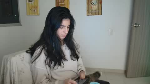 hollyshit_ online show from November 21, 1:29 am