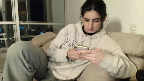Snapshot of hollyshit_ chatting on September 24, 12:53 am hollyshit_ online show from September 24, 12:53 am