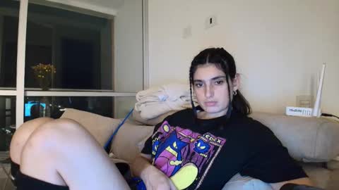 Snapshot of hollyshit_ chatting on September 20, 2:32 am hollyshit_ online show from September 20, 2:32 am