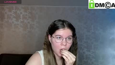 Welcome guys  Pleasure to see you all here  My name is MichaelaTip menu is active Private is open  online show from January 9, 3:47 am