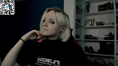 holy_mistresss online show from December 17, 10:08 am