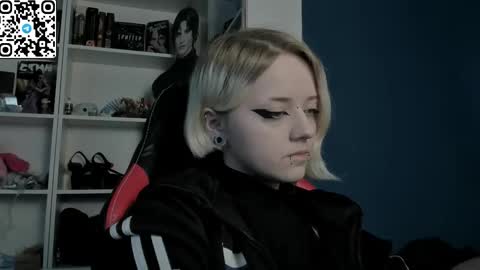 holy_mistresss online show from February 13, 9:44 am