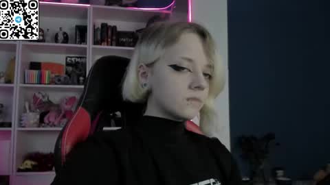 holy_mistresss online show from March 21, 9:25 am