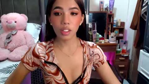 MOLLY online show from November 2, 2:59 am