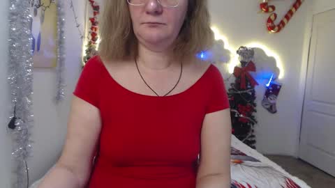 holymilfa online show from December 11, 7:42 am