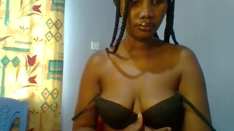 honey_beb online show from May 17, 11:31 am