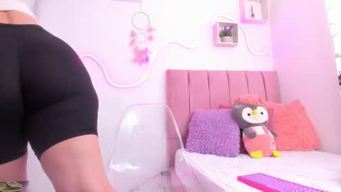 Jhenna martinez online show from September 25, 3:00 pm