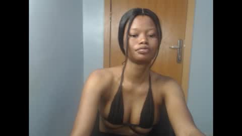 Snapshot of honey_juicydoll chatting on October 10, 8:52 am Sonia online show from October 10, 8:52 am
