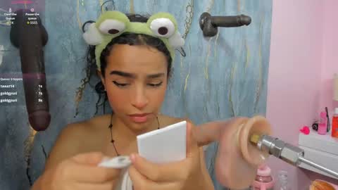 Snapshot of honey_sofii_ chatting on September 25, 12:04 pm honey_sofii_ online show from September 25, 12:04 pm