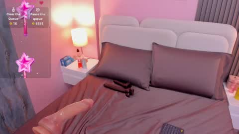 Snapshot of honey_sofii_ chatting on September 12, 12:23 pm honey_sofii_ online show from September 12, 12:23 pm