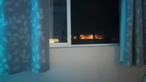 honeybun_z online show from September 29, 5:45 am