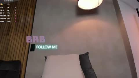 Sofia independent model online show from February 28, 11:25 am