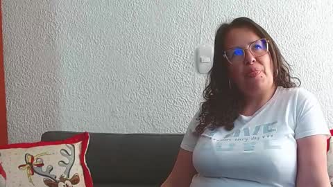 sofia online show from December 8, 6:06 pm