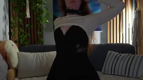 Snapshot of honeyumtoast chatting on October 12, 2:25 am Noelle online show from October 12, 2:25 am