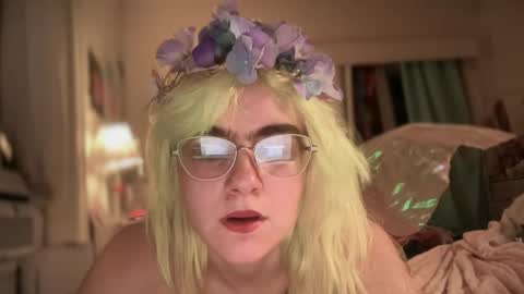 Snapshot of honeyxlimbed chatting on September 22, 6:23 am Emi Rose online show from September 22, 6:23 am